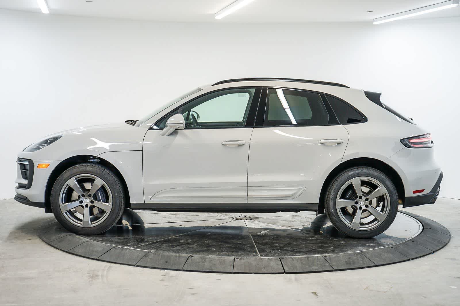 Certified 2026 Porsche Macan AWD/4WD image 2