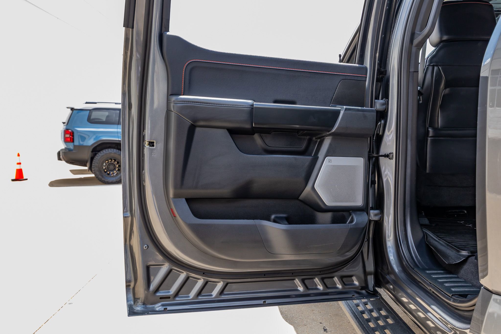 Used 2025 Ford F150 Raptor AWD/4WD image 39