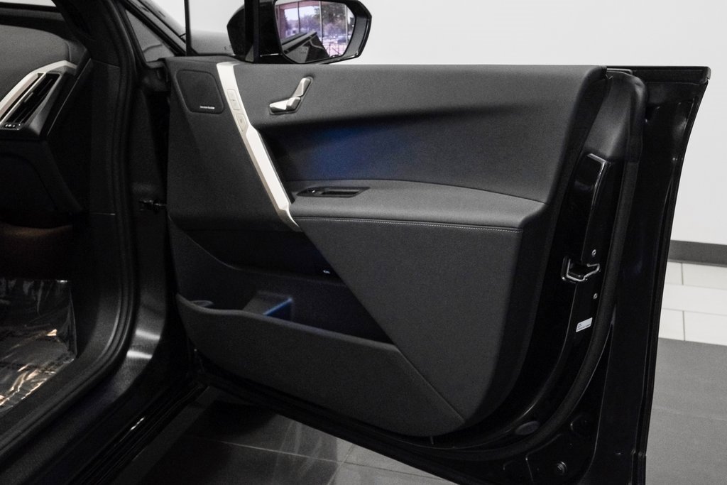 Used 2025 BMW iX xDrive50 image 47