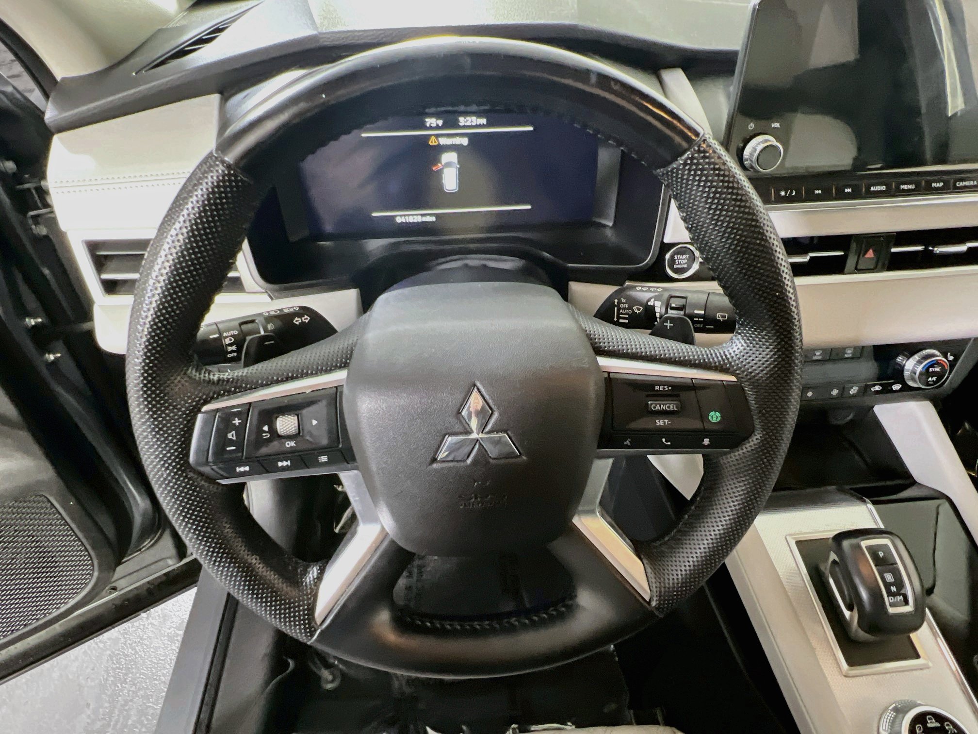 Used 2023 Mitsubishi Outlander SEL AWD/4WD image 11