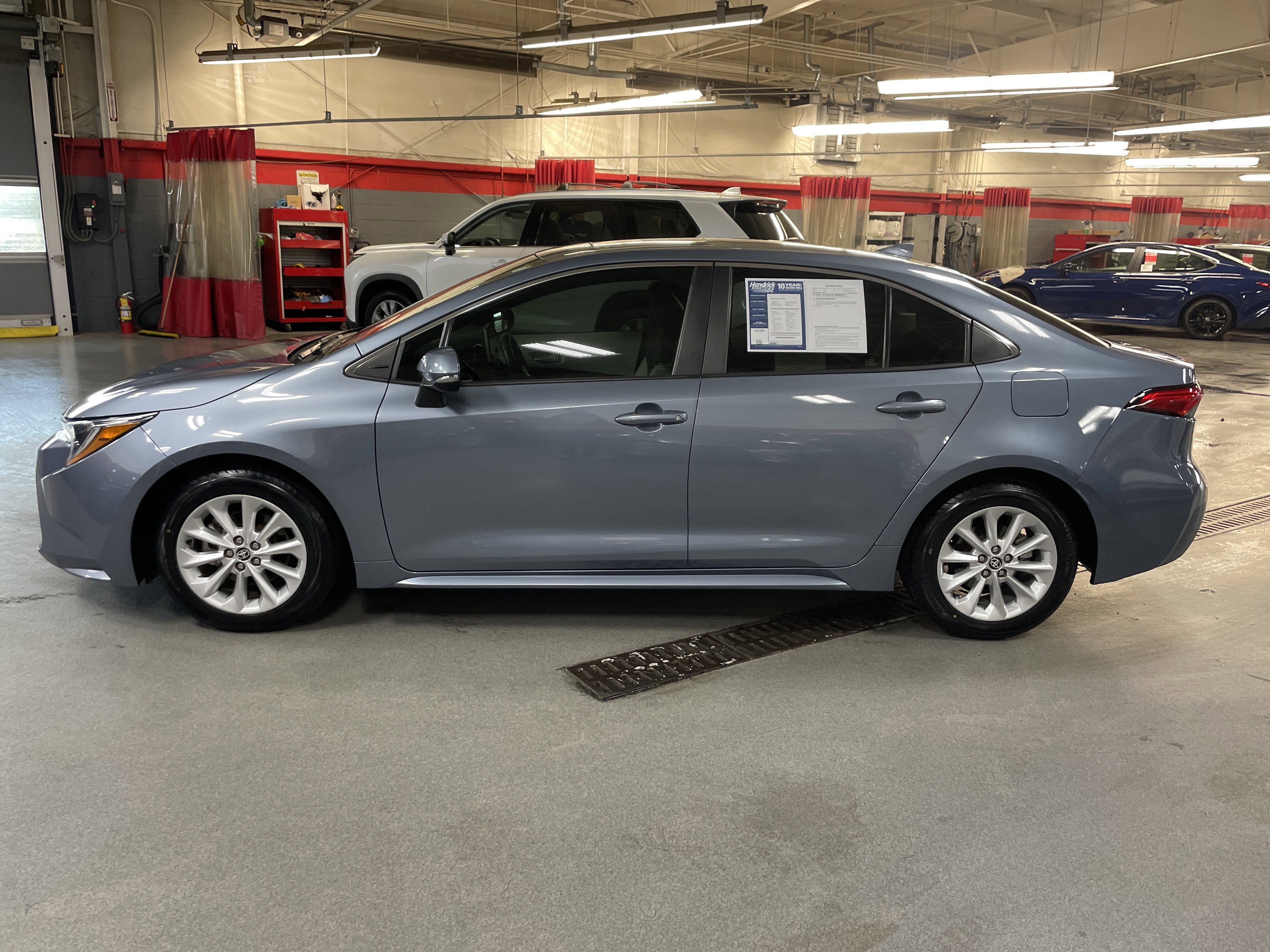 Used 2020 Toyota Corolla XLE image 7