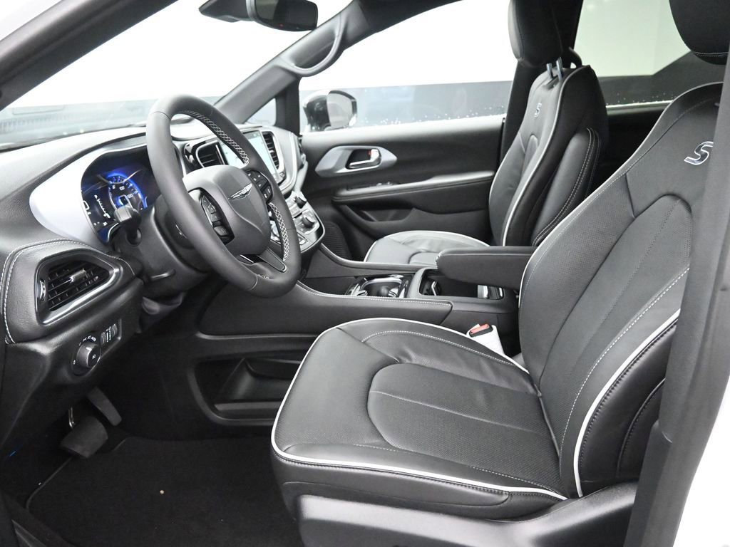 New 2026 Chrysler Pacifica Limited w/ S Appearance Package FWD image 12
