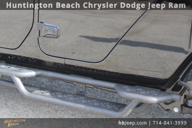 Used 2025 Jeep Gladiator Sport image 12