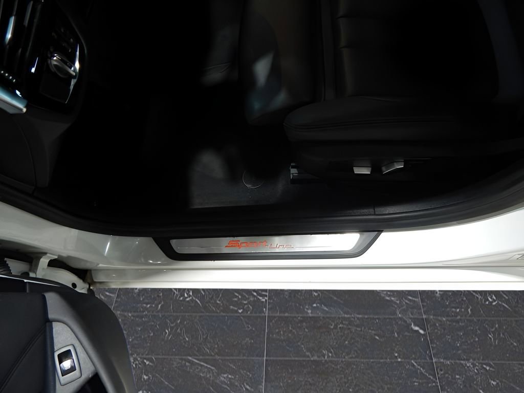 Used 2019 BMW 530i xDrive w/ Convenience Package image 12