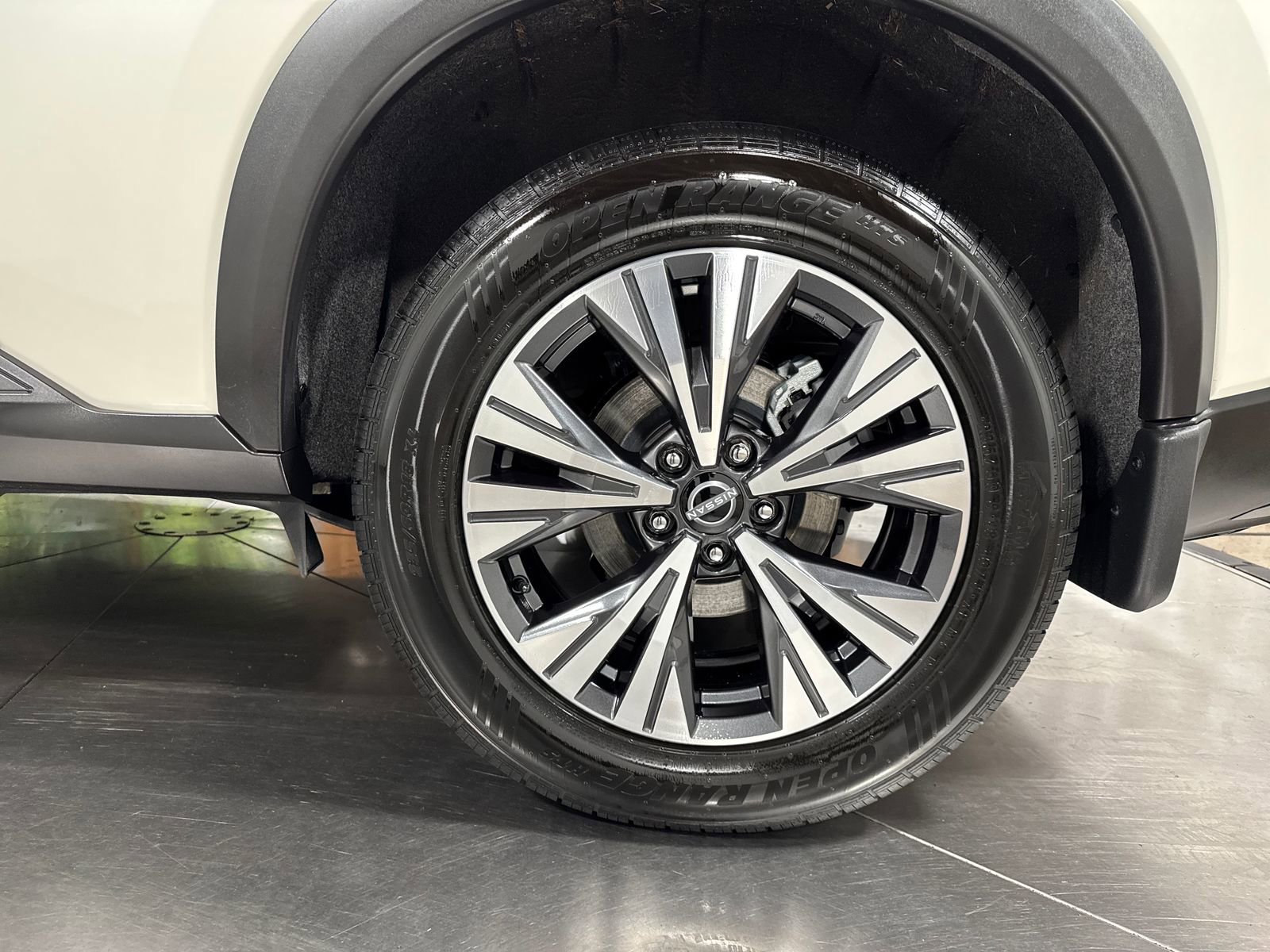 Used 2023 Nissan Rogue SV AWD/4WD image 12