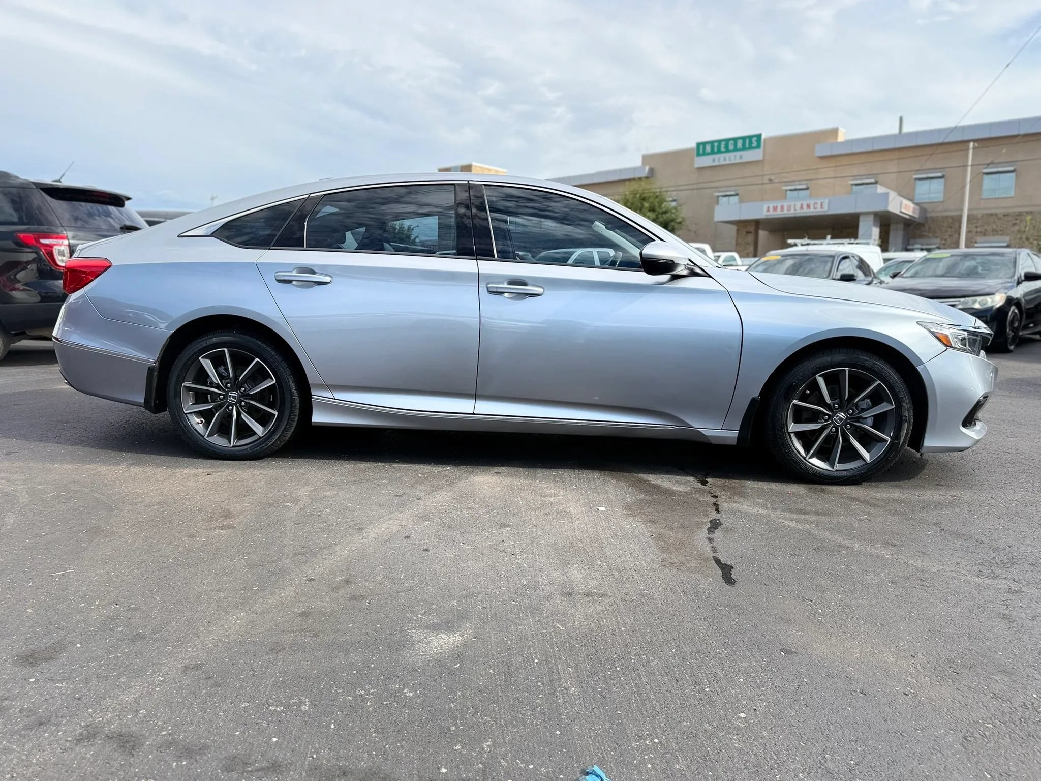 Used 2021 Honda Accord EX-L image 2