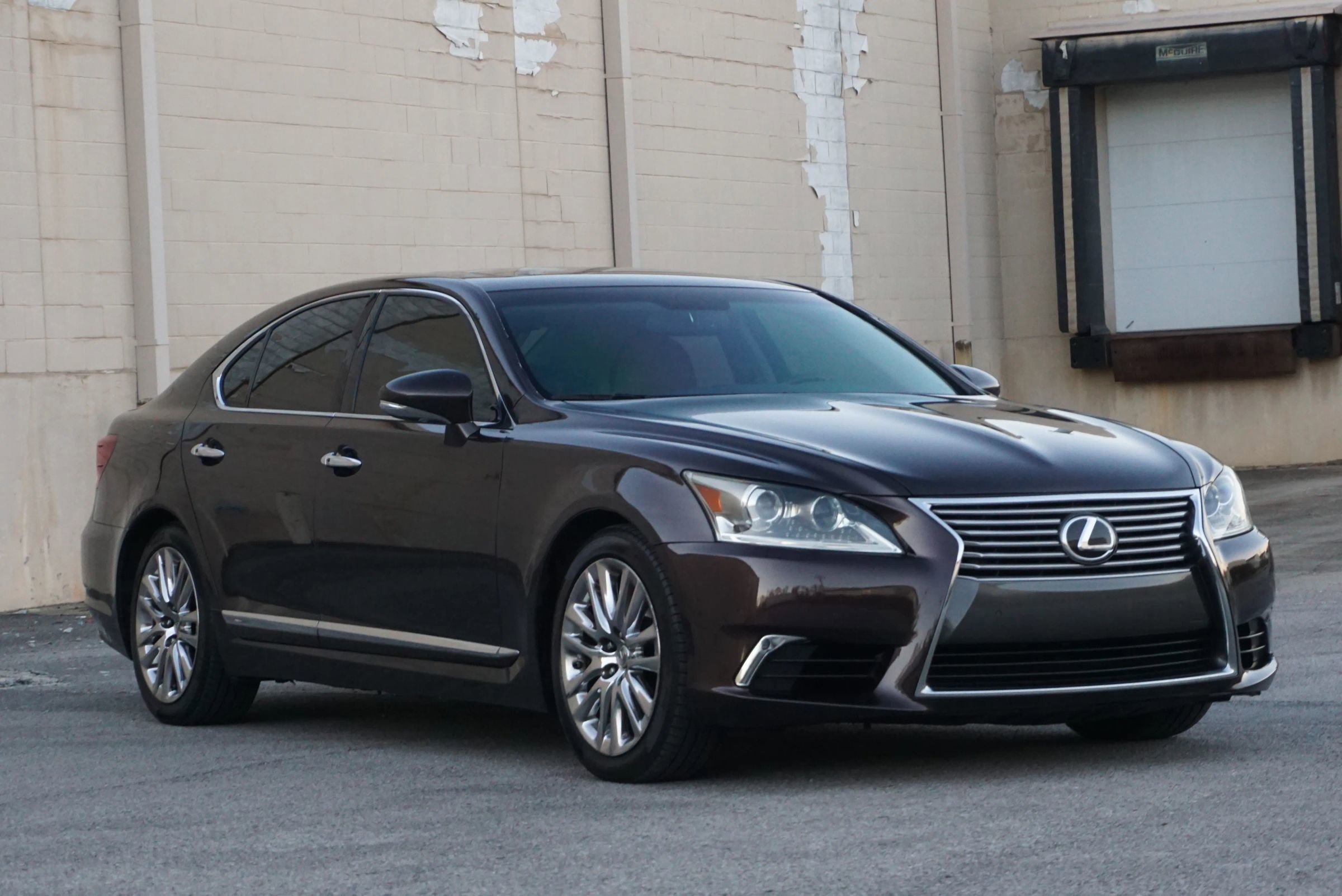Used 2015 Lexus LS 460 image 3