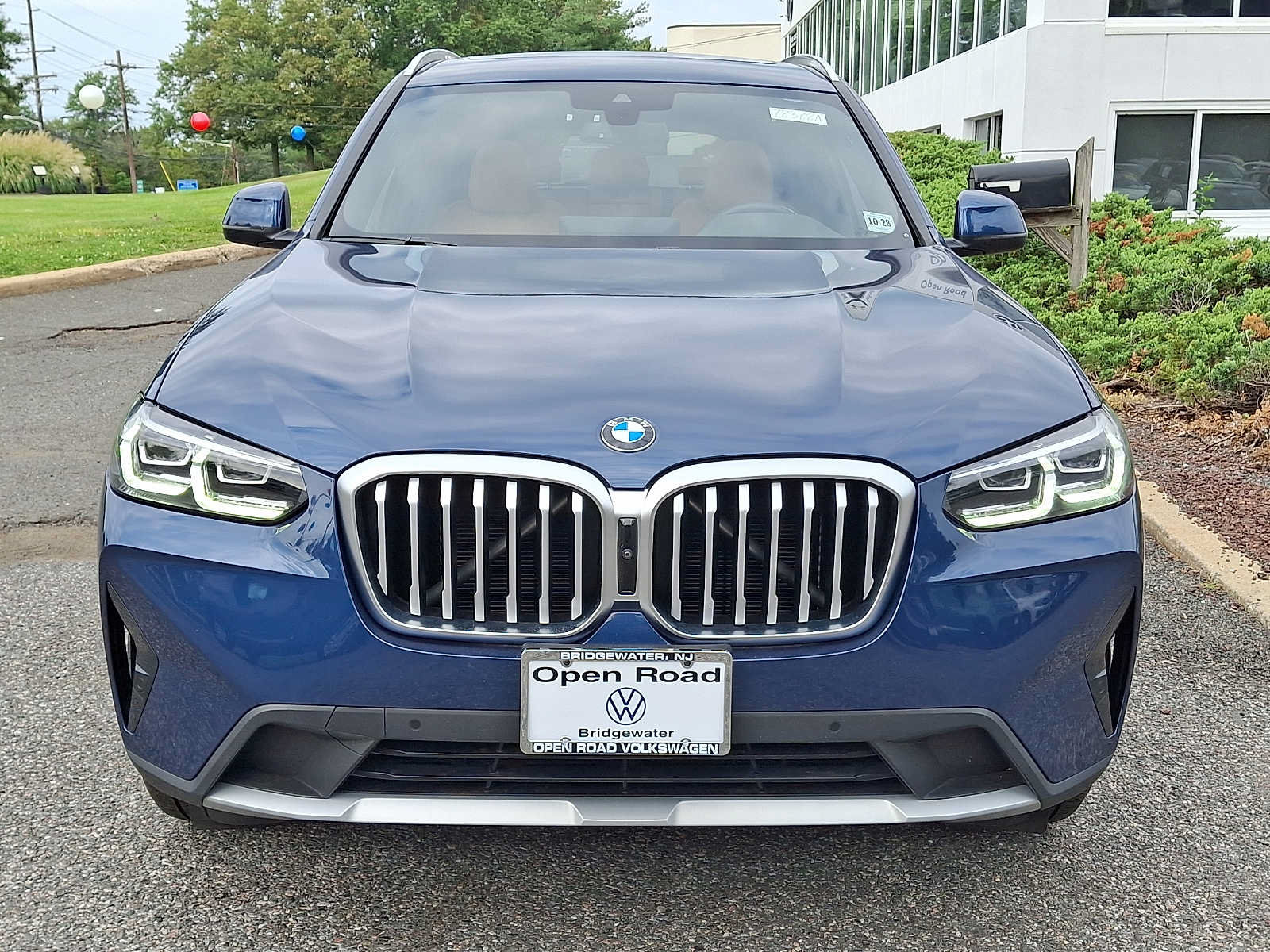 Used 2023 BMW X3 xDrive30i w/ Premium Package w/ZPA AWD/4WD image 2