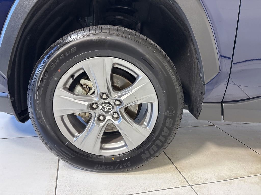Used 2025 Toyota RAV4 XLE image 10