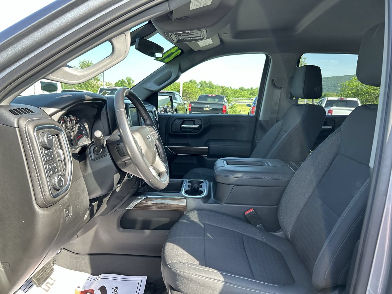 Used 2021 Chevrolet Silverado 1500 LT Trail Boss w/ Bed Protection Package AWD/4WD image 22