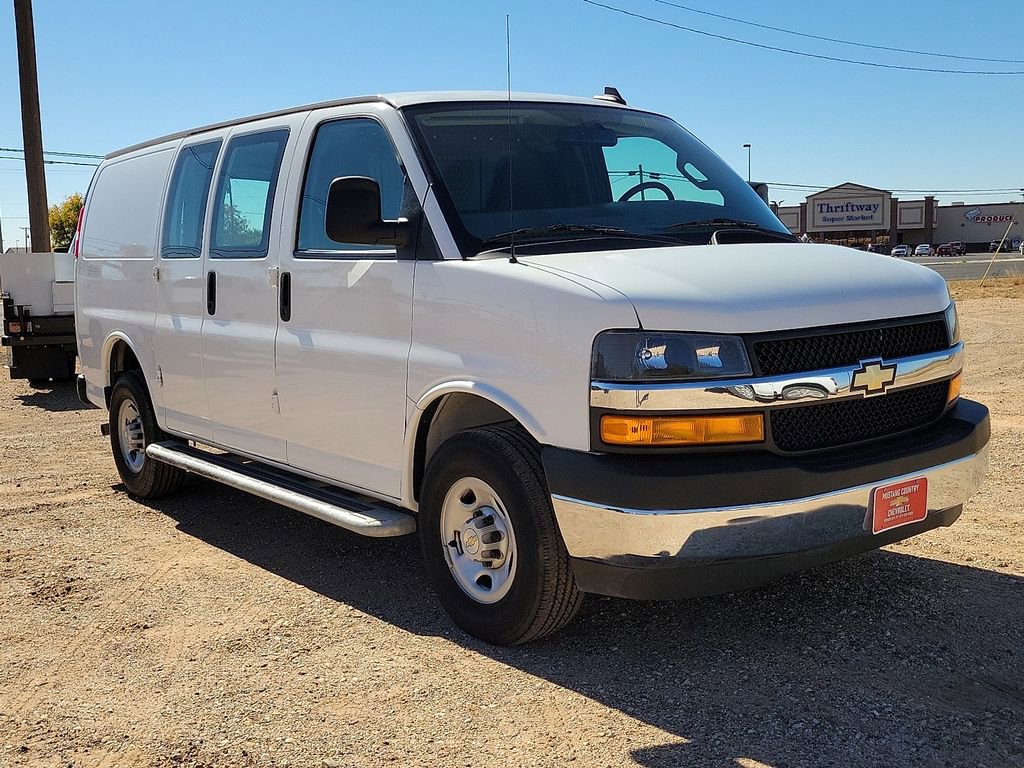Used 2024 Chevrolet Express 2500 w/ Driver Convenience Package image 6