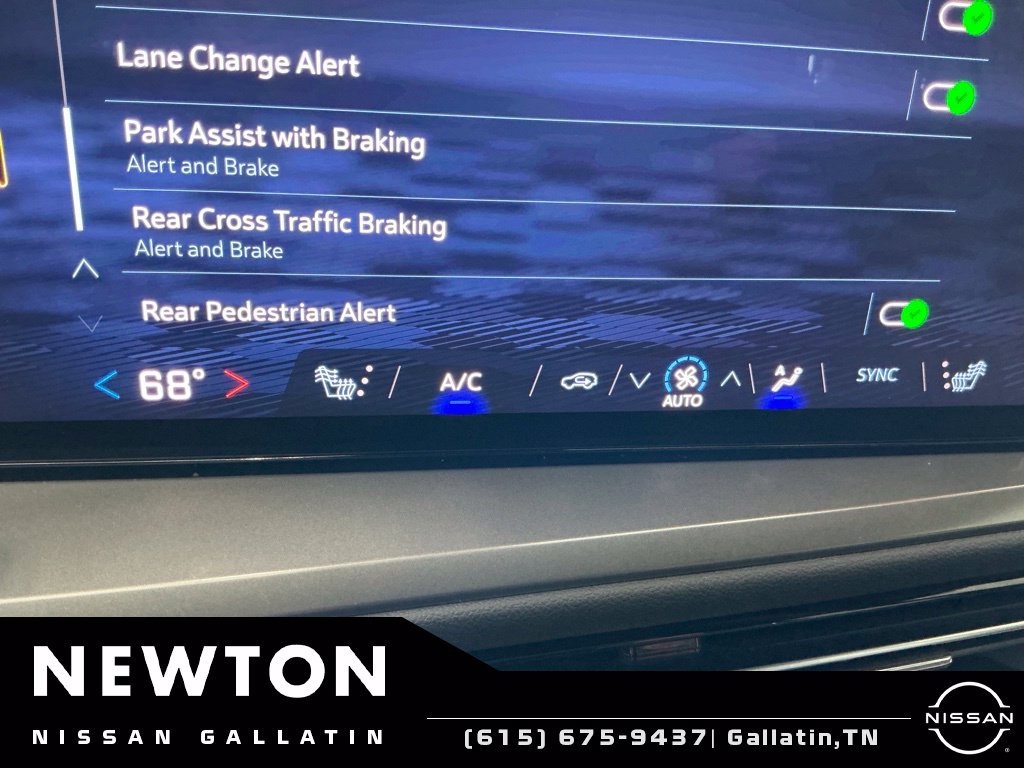 Used 2024 Chevrolet Traverse LT FWD image 36