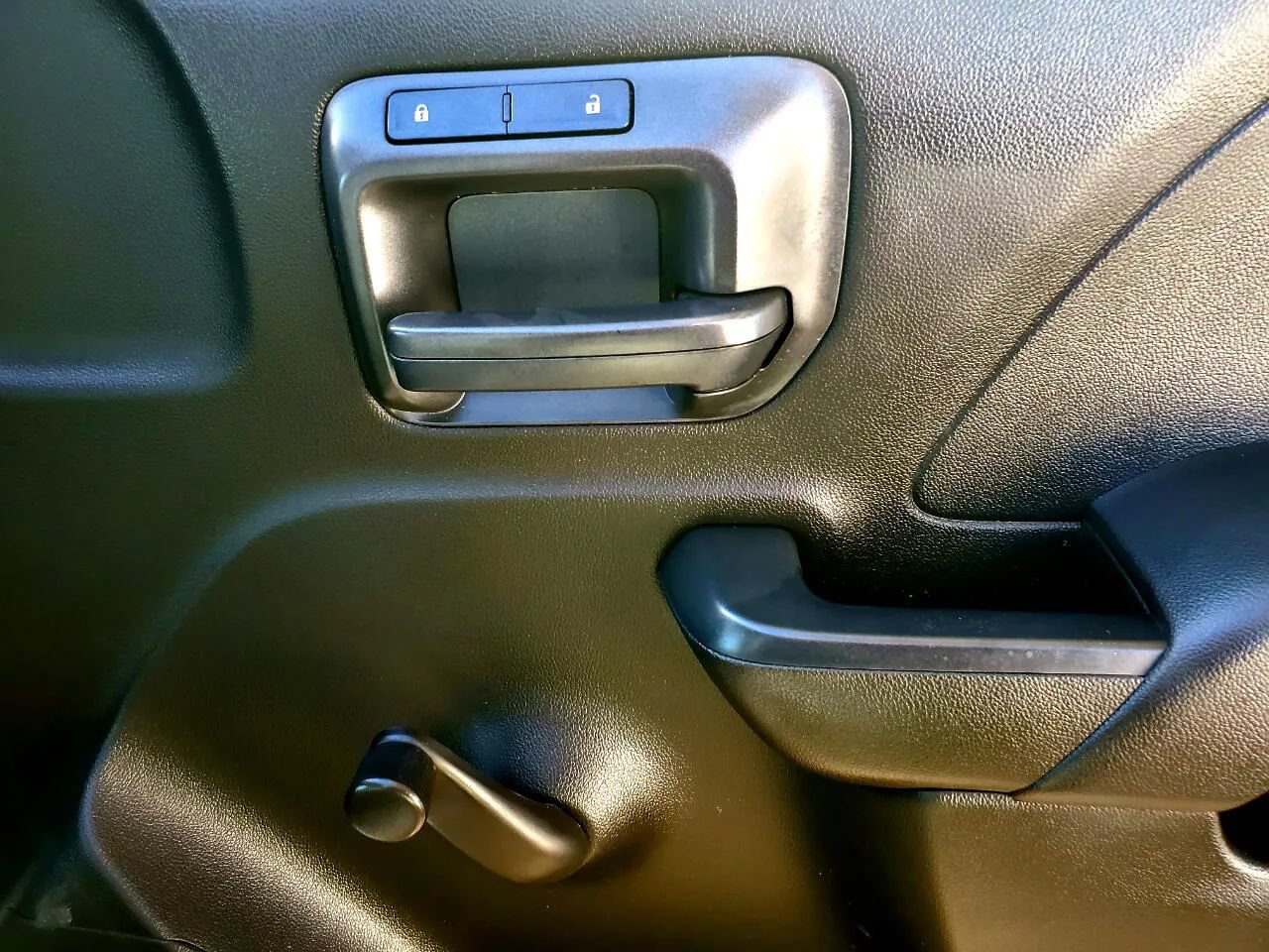 Used 2017 Chevrolet Silverado 1500 W/T RWD image 13