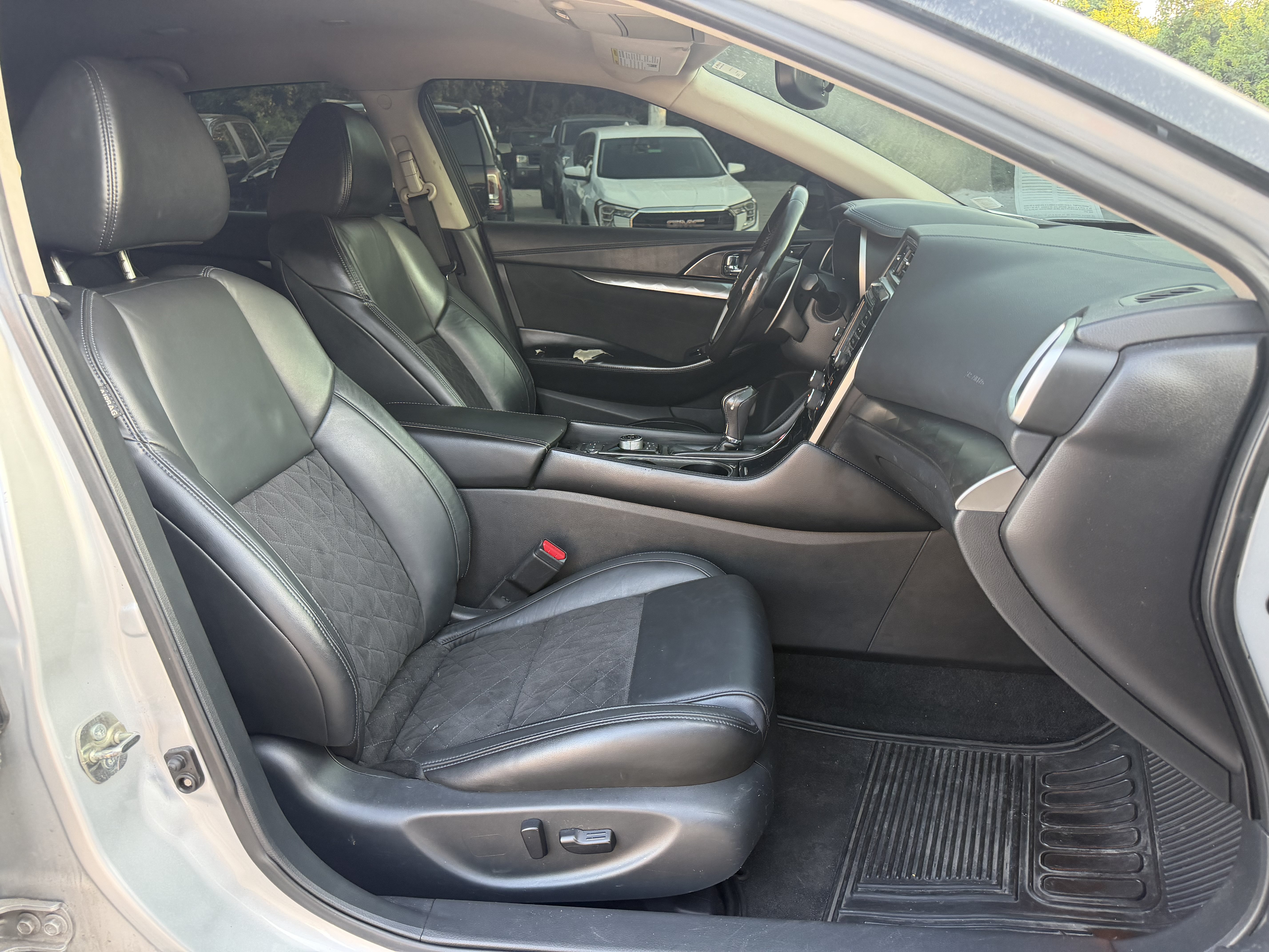 Used 2016 Nissan Maxima SR FWD image 10