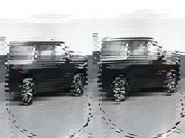 New 2026 Chevrolet Suburban High Country image 32