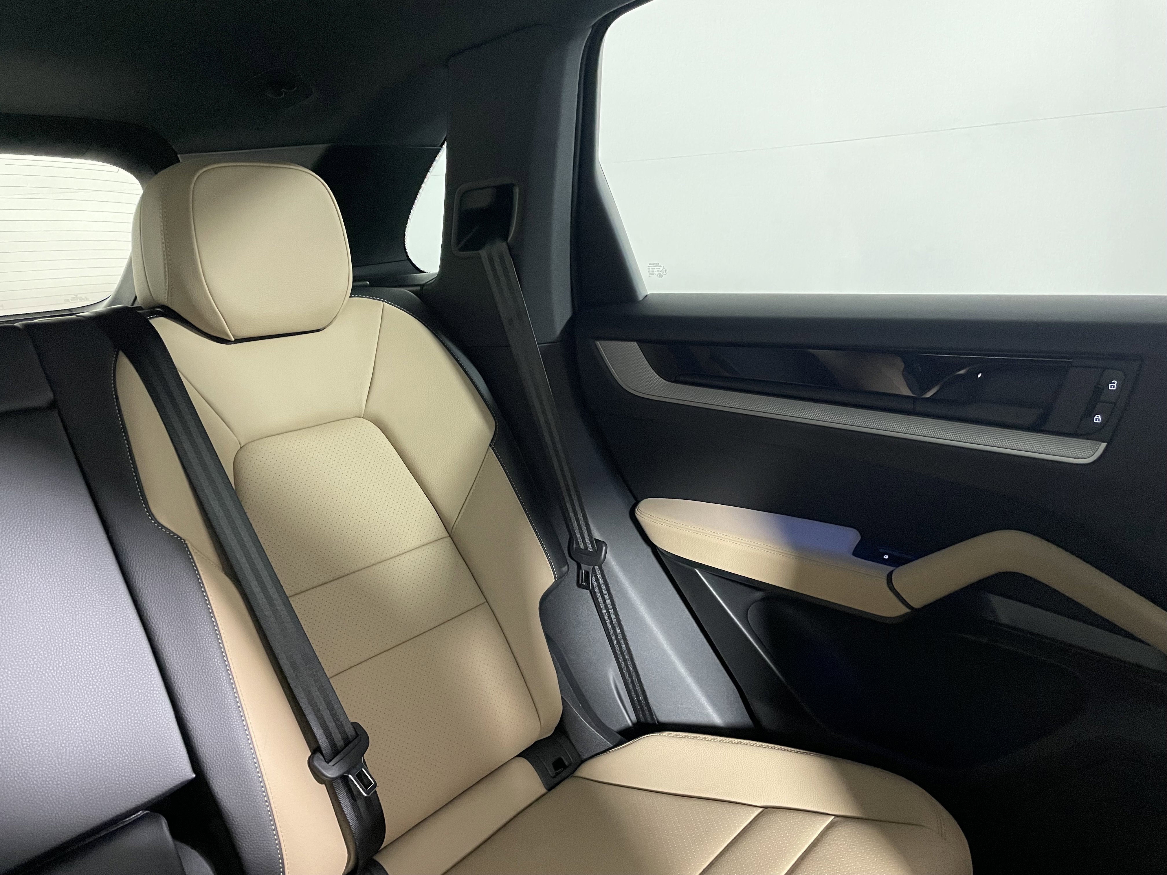 New 2026 Porsche Cayenne image 17