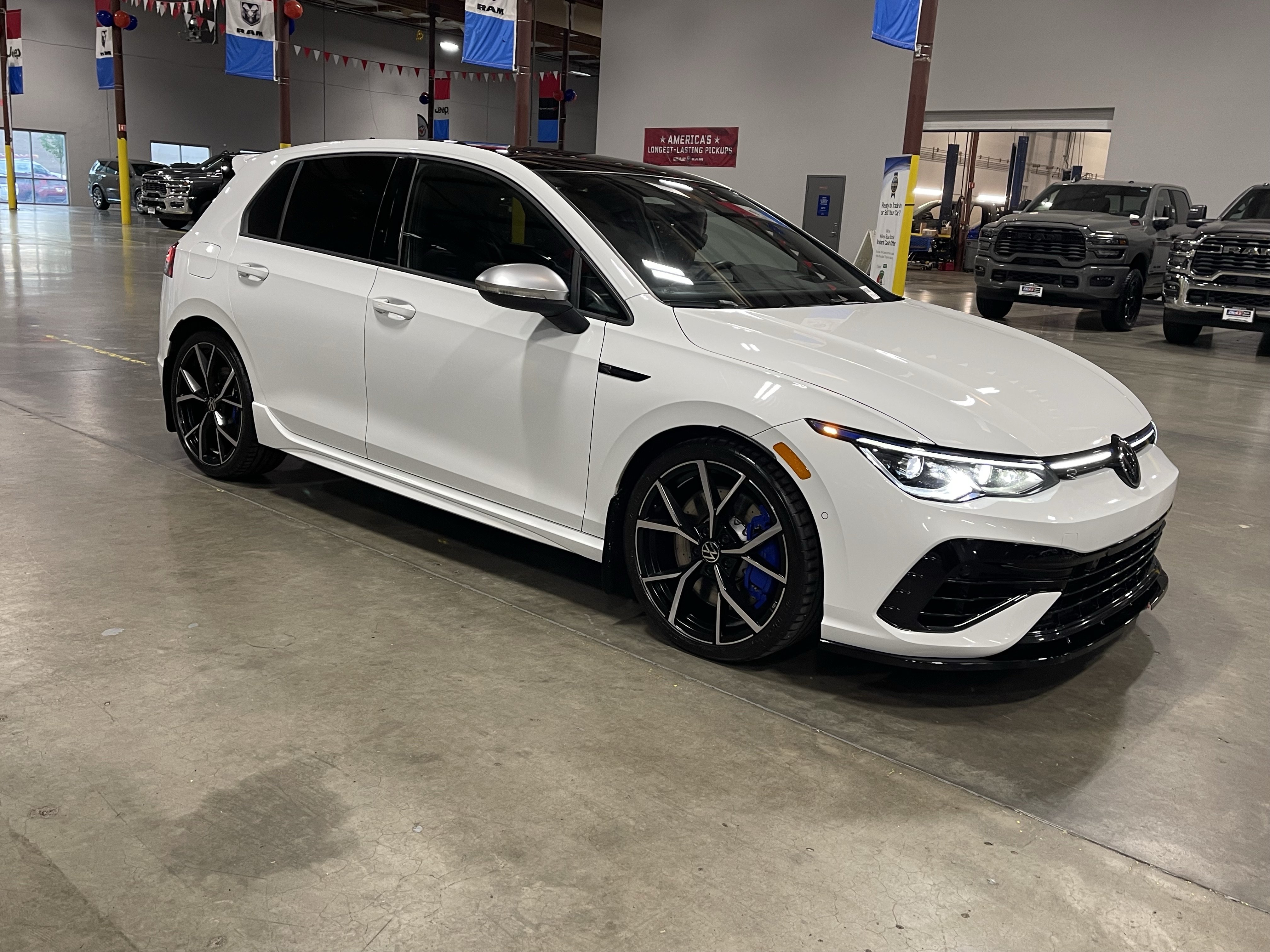 Used 2024 Volkswagen Golf R AWD/4WD image 7
