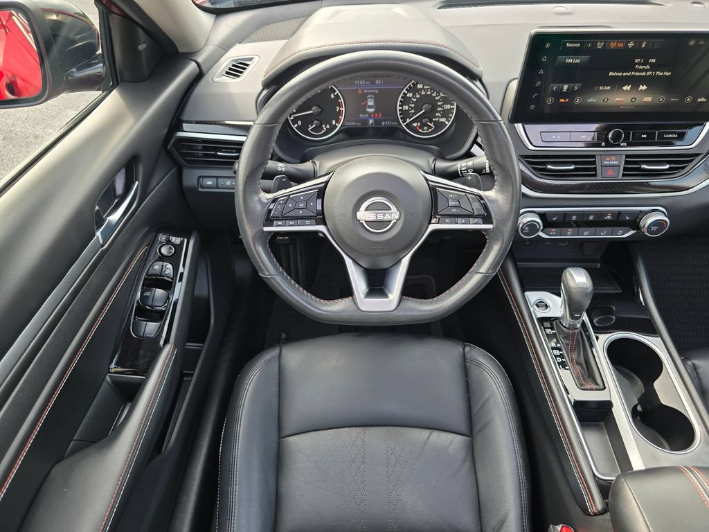 Used 2023 Nissan Altima 2.5 SR w/ SR Premium Package FWD image 17