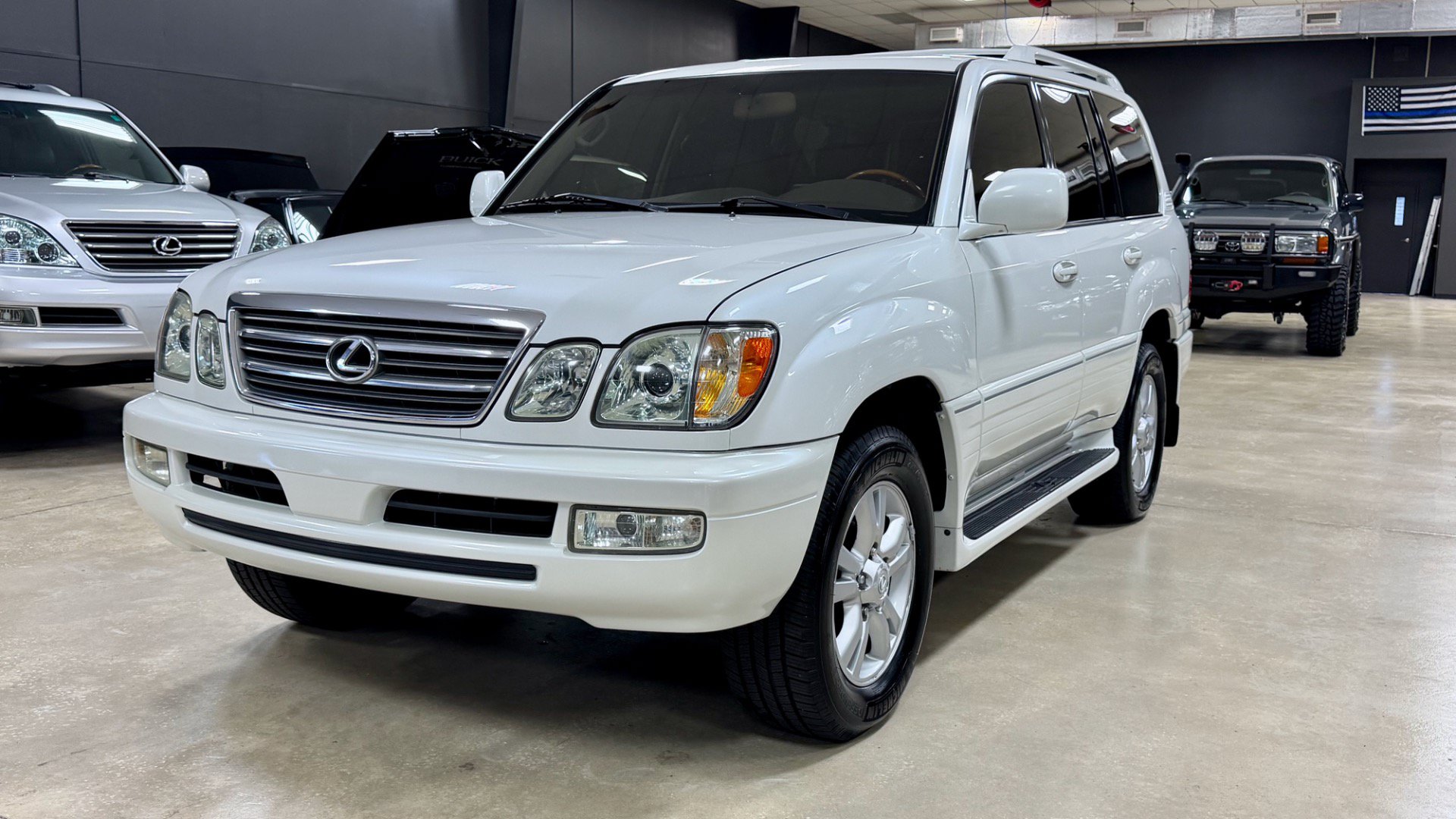 Used 2003 Lexus LX 470 4WD image 3