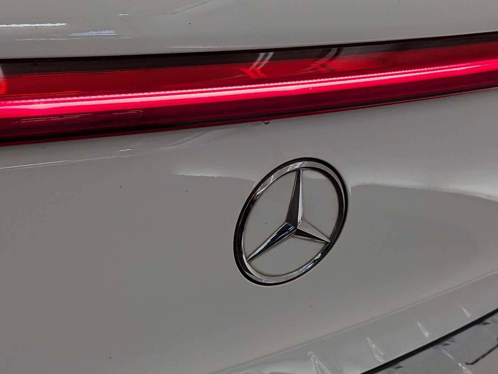 Used 2022 Mercedes-Benz EQB 300 4MATIC image 11
