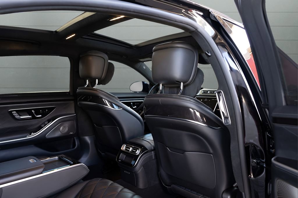 Used 2022 Mercedes-Benz S 580 4MATIC Sedan w/ AMG Line Package image 72