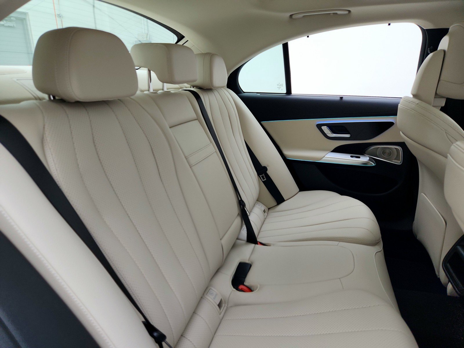New 2026 Mercedes-Benz E 450 4MATIC Sedan image 21