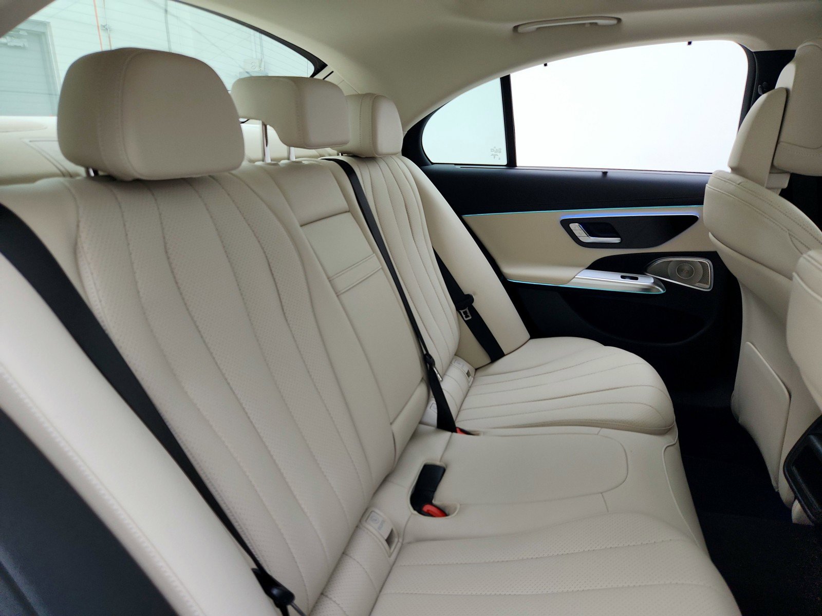 New 2026 Mercedes-Benz E 450 4MATIC Sedan image 21
