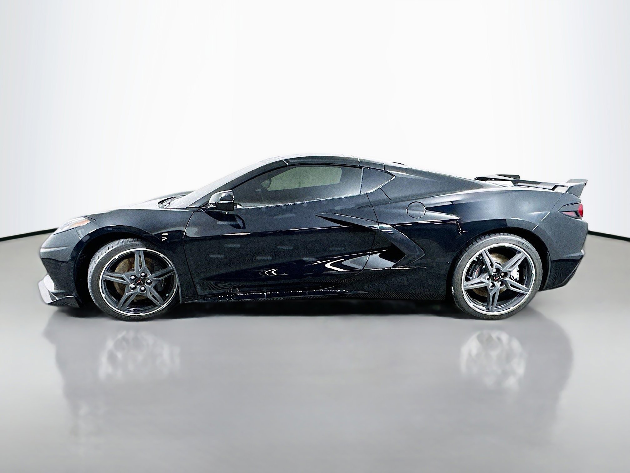 Used 2024 Chevrolet Corvette Stingray Coupe w/ Z51 Performance Package image 4