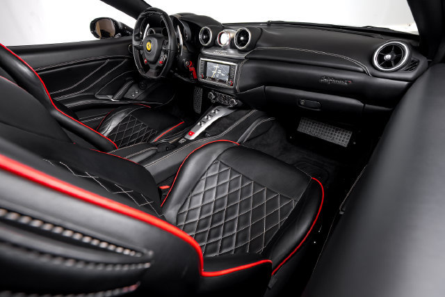 Used 2015 Ferrari California T RWD image 57