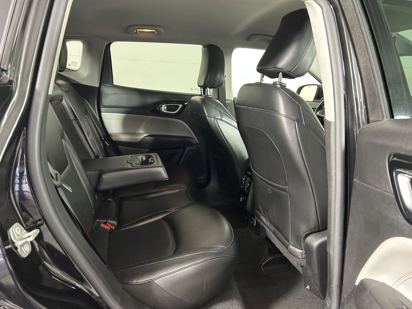 Used 2022 Jeep Compass Limited image 24