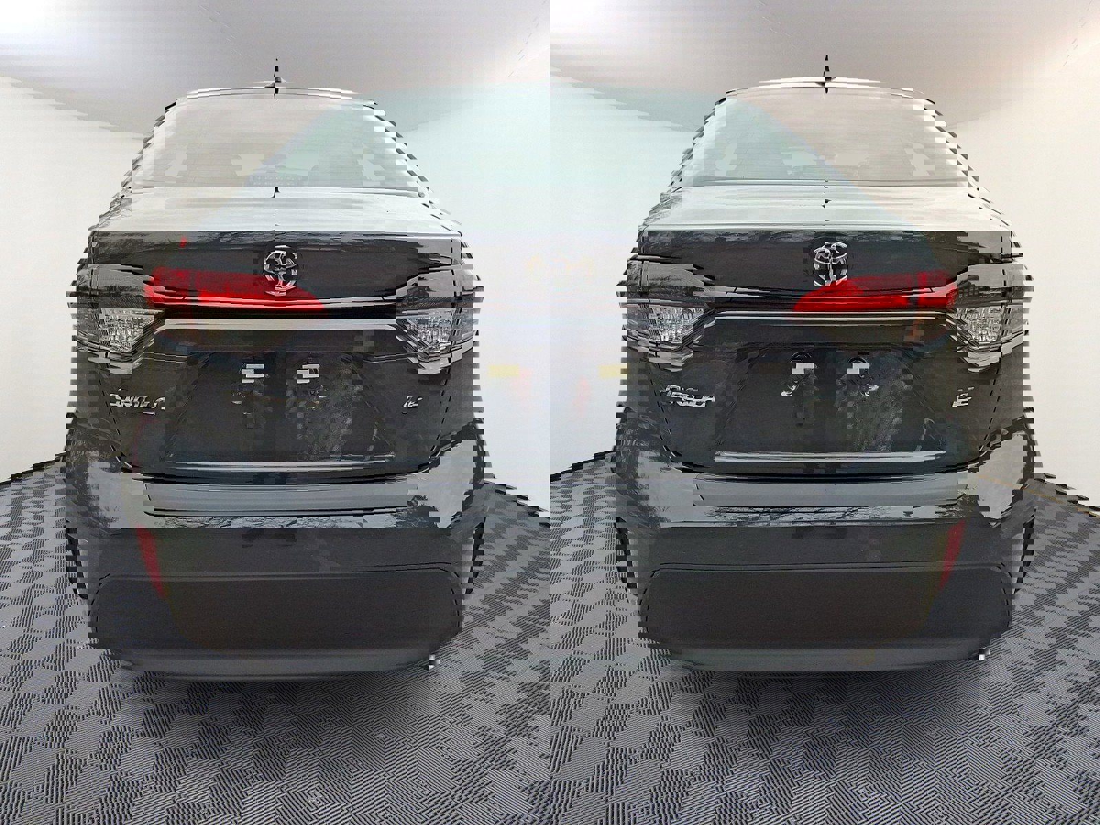 Used 2026 Toyota Corolla LE FWD image 5