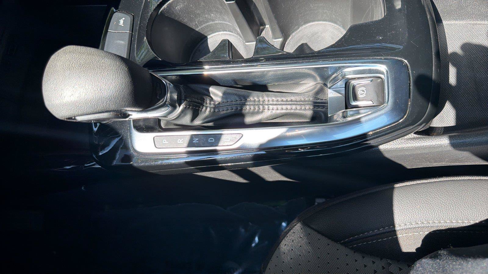 Used 2024 Chevrolet Trax LT w/ Driver Confidence Package FWD image 19