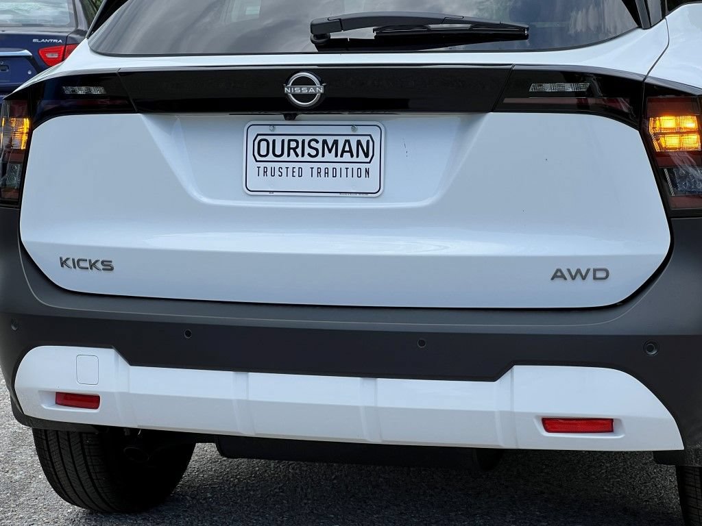 New 2025 Nissan Kicks SV w/ SV Premium Package AWD/4WD image 4