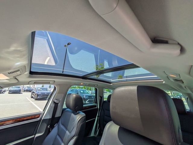 Used 2014 Volkswagen Touareg TDI image 21