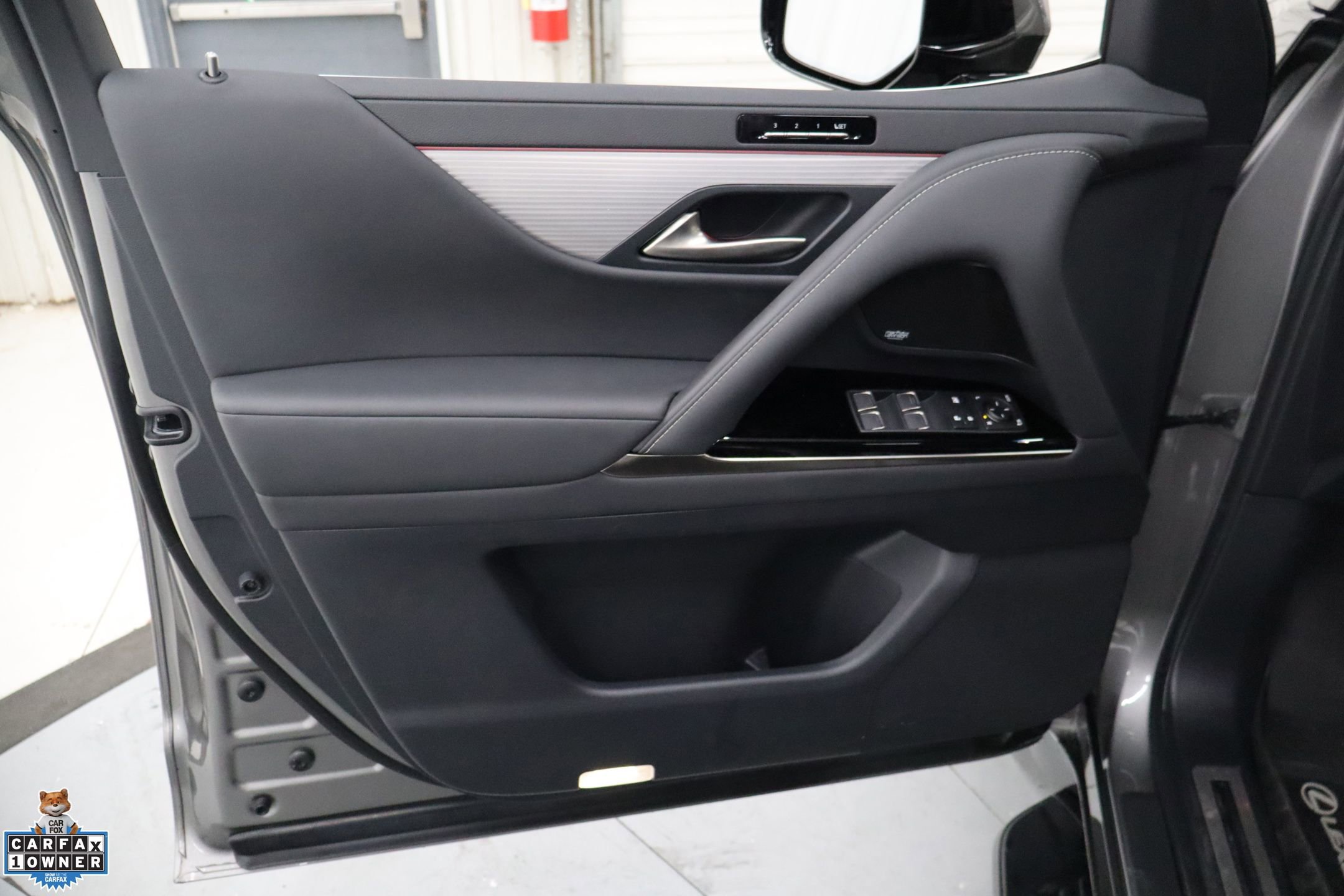 Used 2024 Lexus LX 600 F Sport image 14