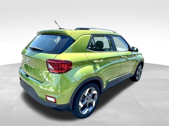 Used 2024 Hyundai Venue SEL FWD image 6