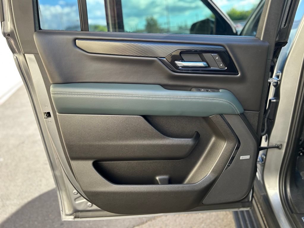 Used 2026 GMC Yukon XL AT4 AWD/4WD image 17