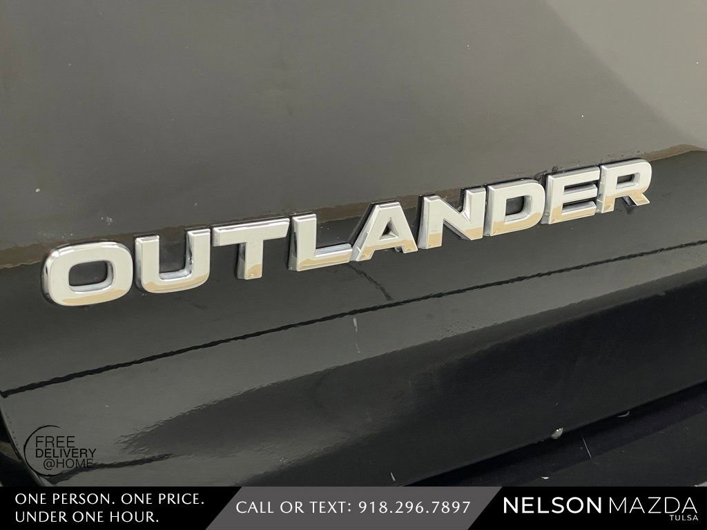 Used 2022 Mitsubishi Outlander SE image 18