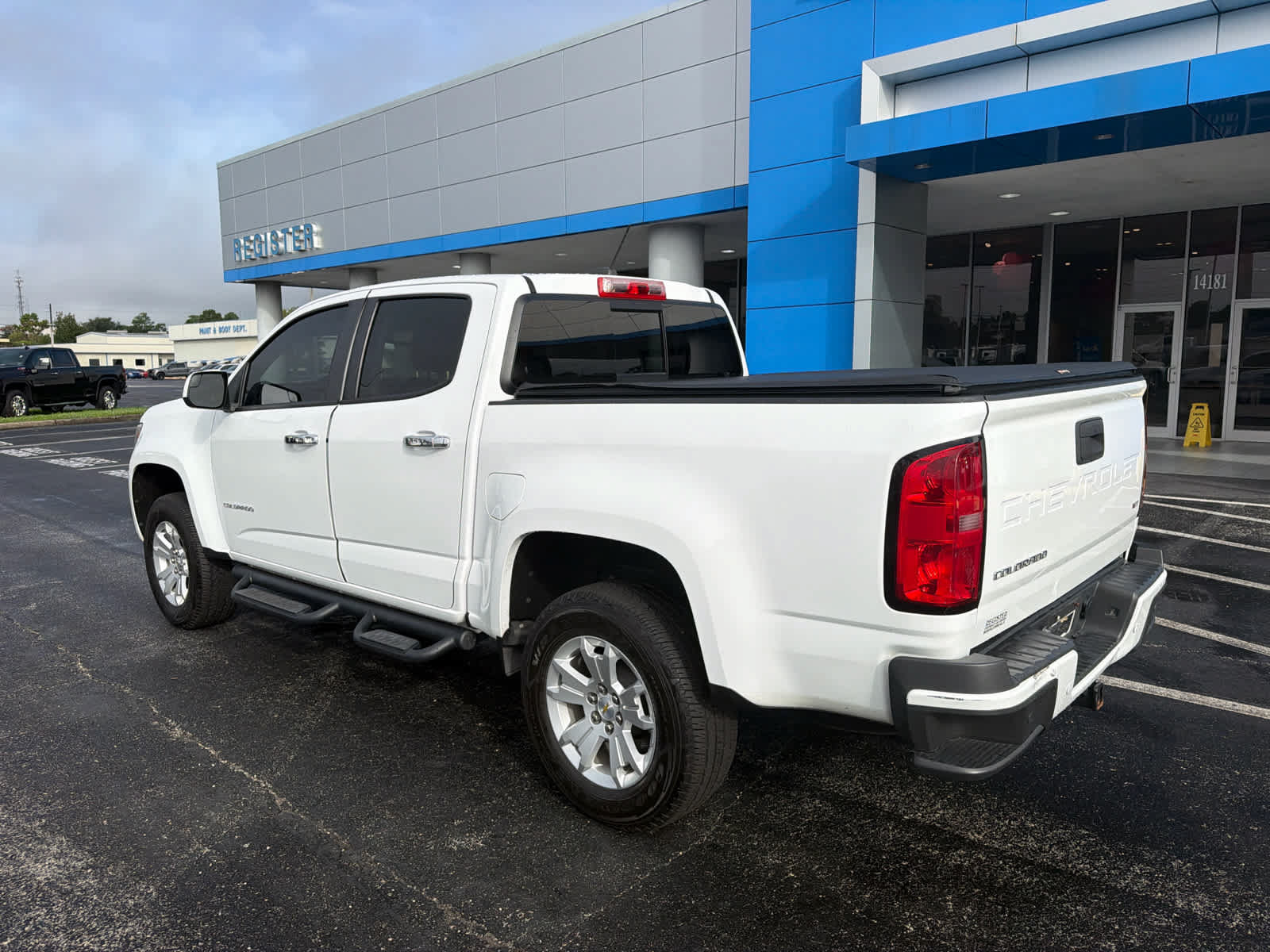 Used 2022 Chevrolet Colorado LT RWD image 3