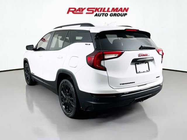 Used 2024 GMC Terrain SLE w/ Driver Convenience Package image 5