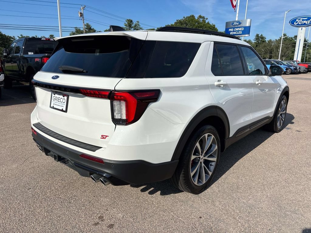 Used 2025 Ford Explorer ST AWD/4WD image 3