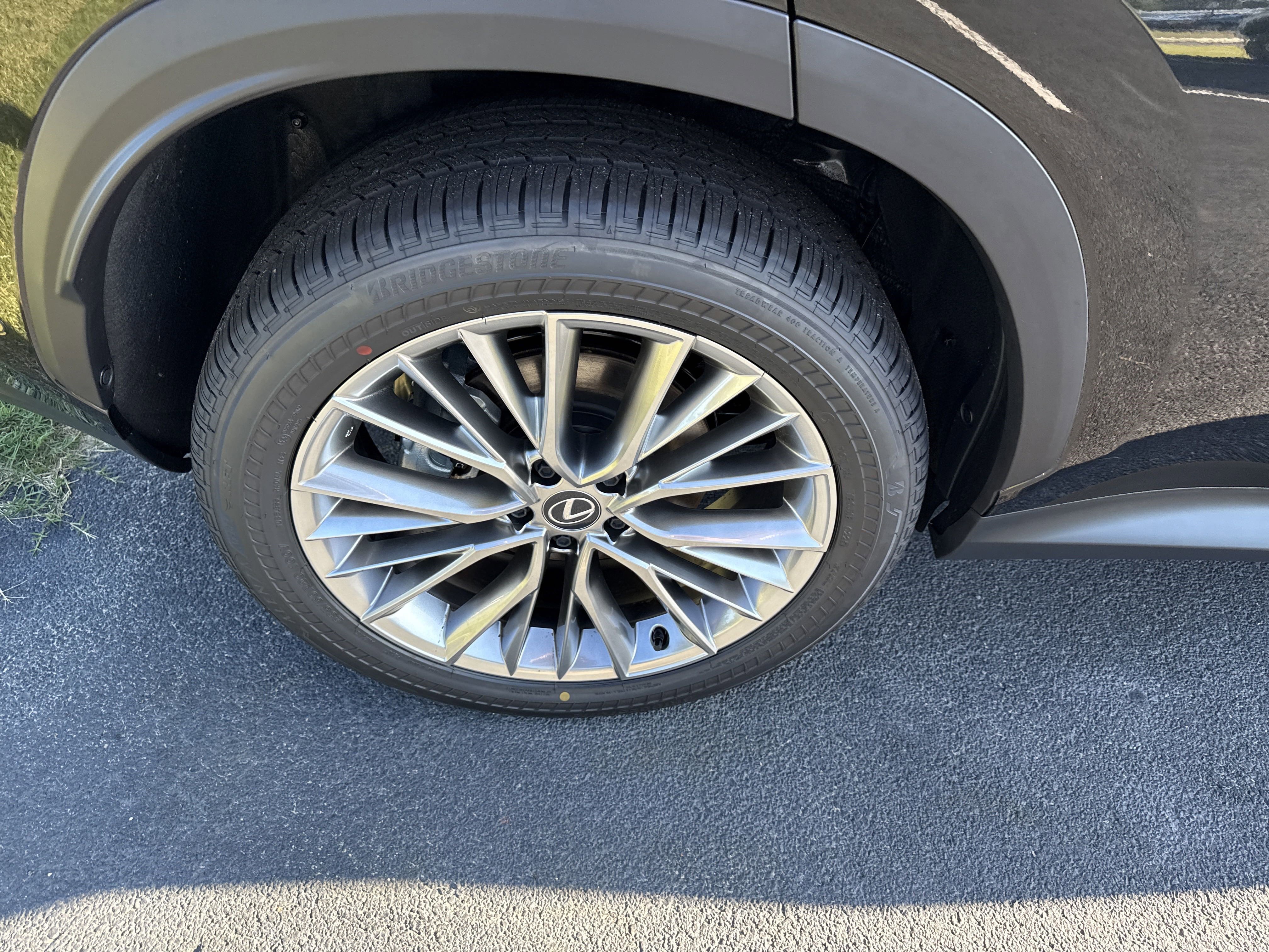 Used 2025 Lexus NX 300h AWD w/ Luxury Package image 11