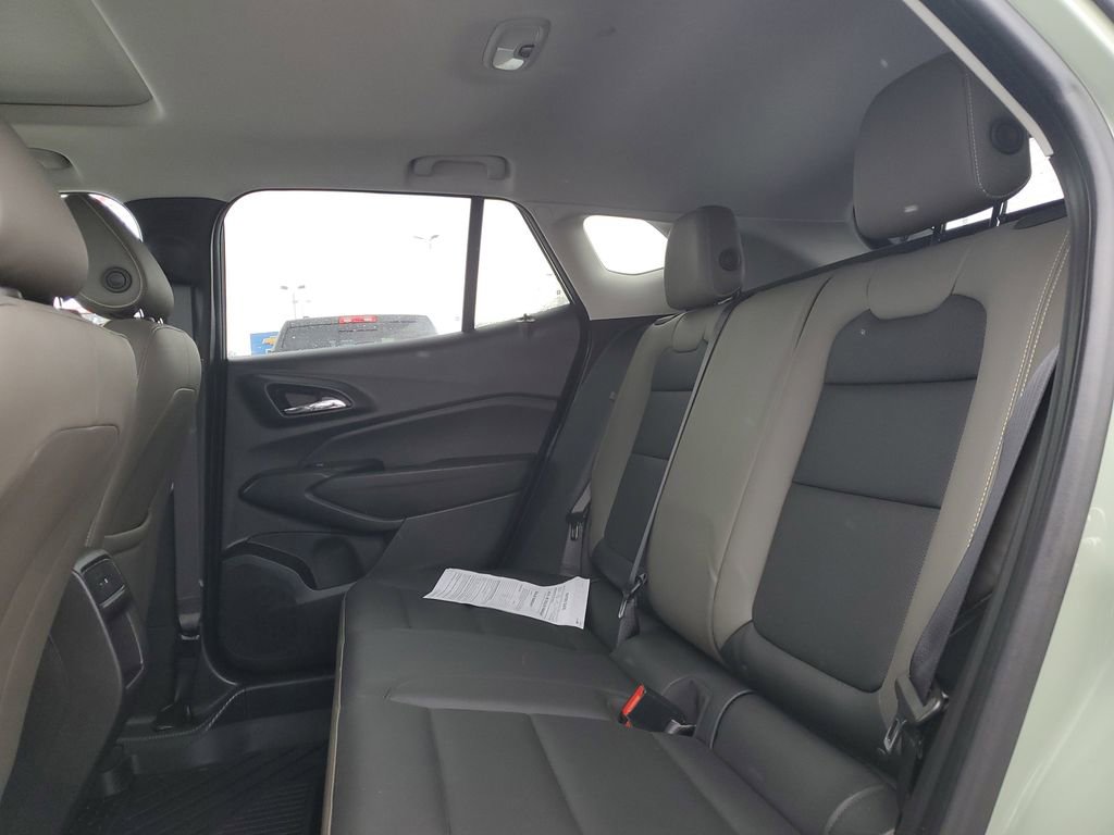 Used 2025 Chevrolet Trax ACTIV w/ Sunroof Package image 28