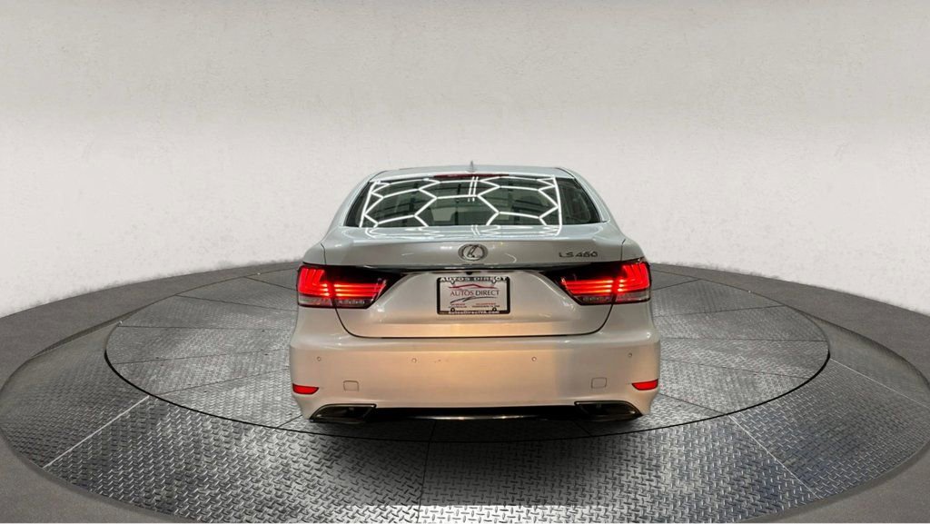 Used 2016 Lexus LS 460 w/ Comfort Package image 7