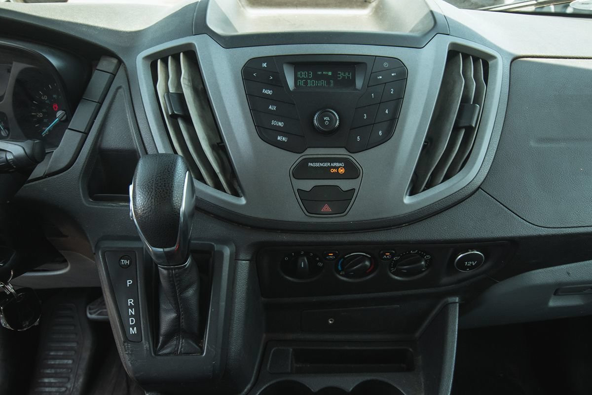 Used 2018 Ford Transit 250 138 RWD image 15