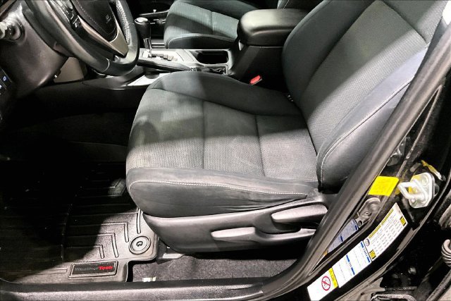 Used 2016 Toyota RAV4 XLE AWD/4WD image 23