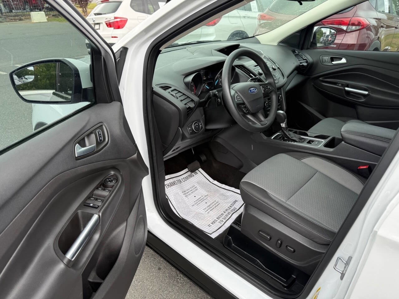 Used 2017 Ford Escape SE FWD image 7
