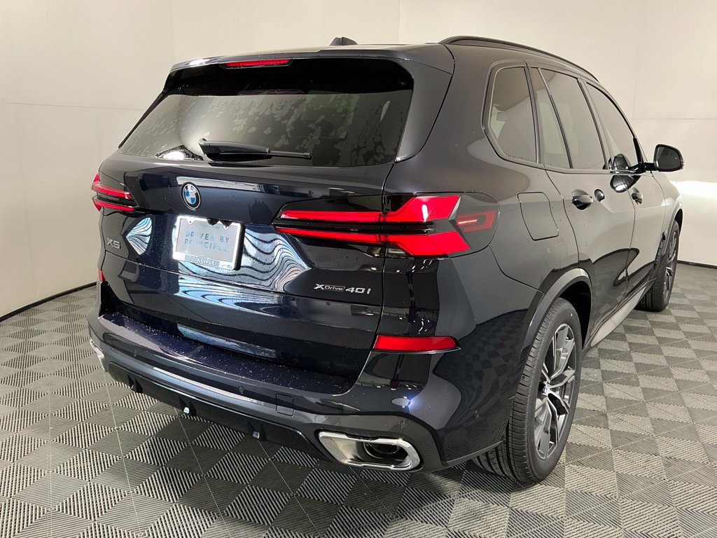 New 2026 BMW X5 xDrive40i w/ M Sport Package AWD/4WD image 5