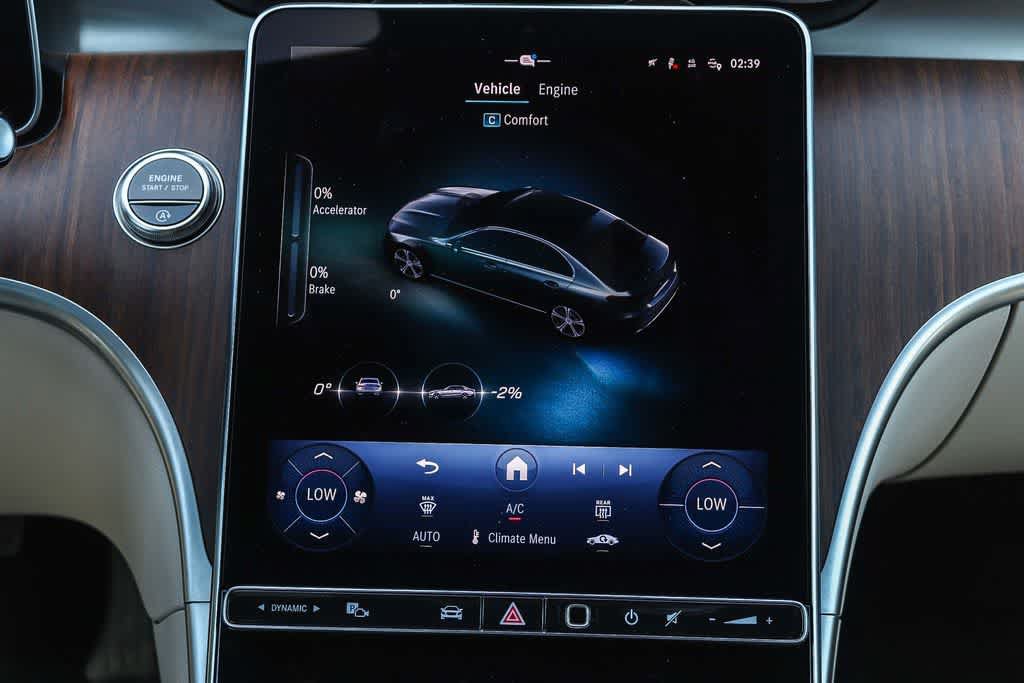 Used 2025 Mercedes-Benz C 300 Sedan image 13