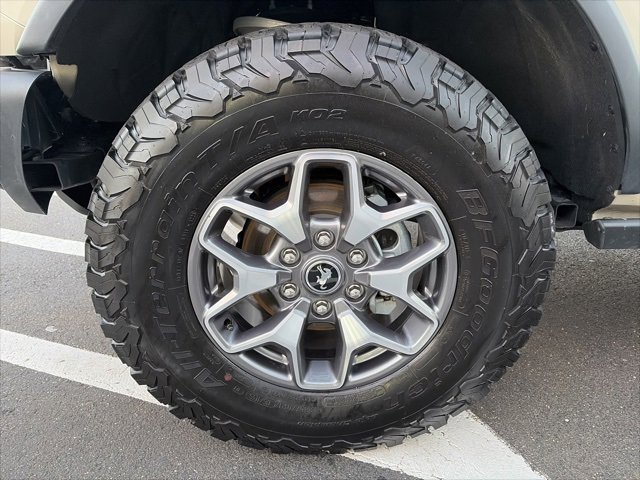 Used 2025 Ford Bronco Badlands image 12